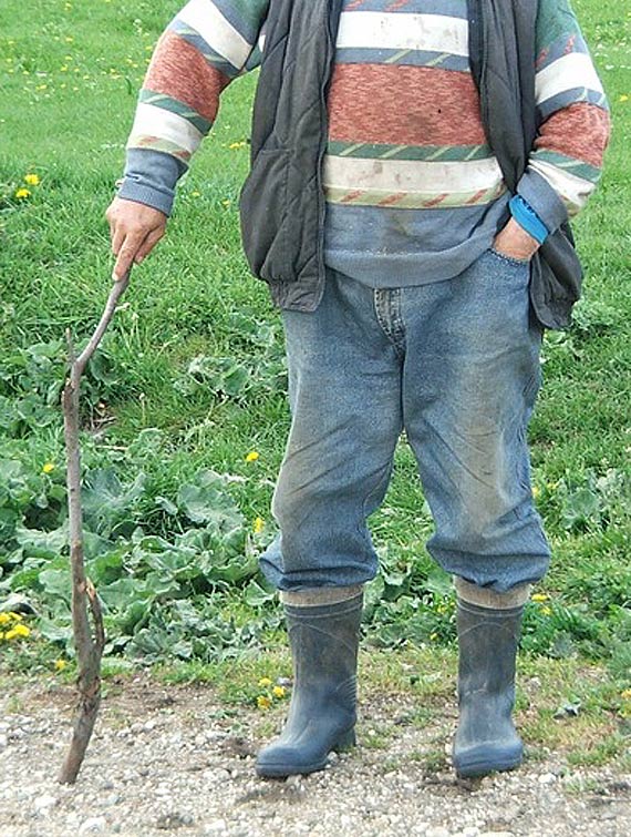 Szok! Wiatr porwa 68-latka z naczepy! Mczyzna ma podejrzenie zamania koci udowej!