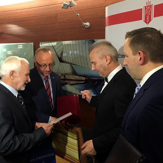 Gala Jubileuszowa z okazji 40-lecia Polskiej eglugi Batyckiej w Hotelu Aquarius w Koobrzegu. Dowiedz si jakie plany ma PB! Zobacz film!