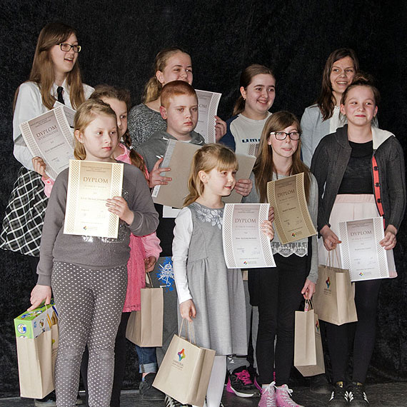 Przegld twrczoci zespow plastycznych dzieci i modziey