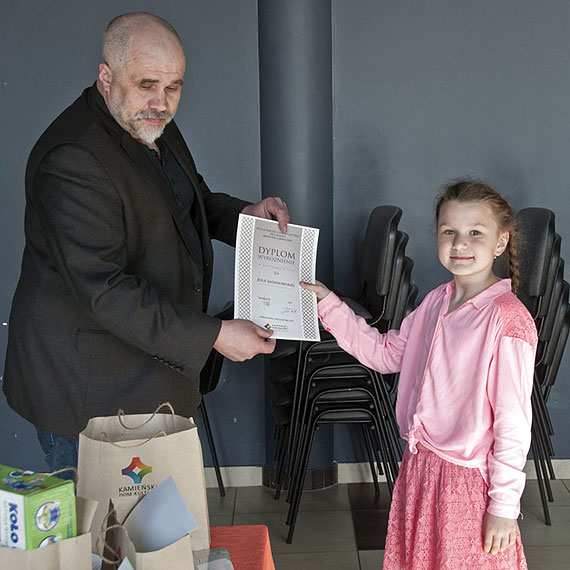 Przegląd twórczości zespołów plastycznych dzieci i młodzieży