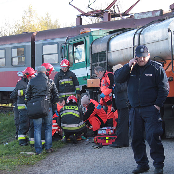 Wypadek w Kamieniu Pomorskim. Ciarwka zderzya si z pocigiem 