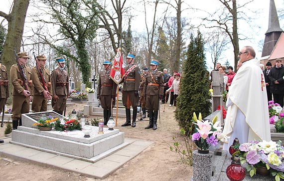 Na cmentarzu w Cerkwicy uroczysto powicona pamici pk Kazimierza Kosiarskiego
