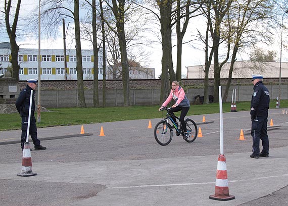 W poniedziaek stadion sportowy w Kamieniu Pomorskim opanowali rowerzyci