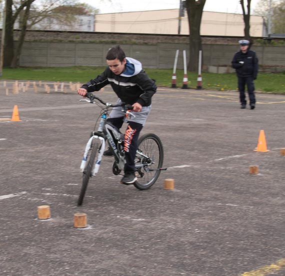 W poniedziaek stadion sportowy w Kamieniu Pomorskim opanowali rowerzyci