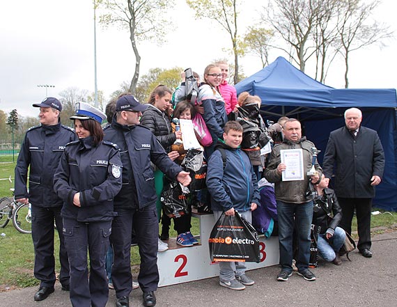 W poniedziaek stadion sportowy w Kamieniu Pomorskim opanowali rowerzyci