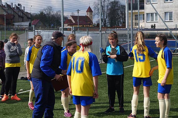 Szkoa Podstawowa nr 1 im. Bolesawa Chrobrego uzyskaa awans do Mistrzostw Regionu B w Mini Pice Nonej Dziewczt!