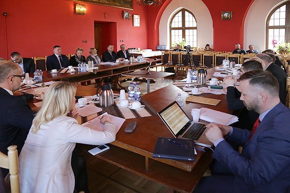 Po 70 latach szerzenia owiaty Szkoa Podstawowa w Grkach odchodzi w niebyt