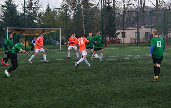 Pikarze z Publicznego Gimnazjum w Wolinie uzyskali awans do Pfinau Wojewdzkiego w Pice Nonej