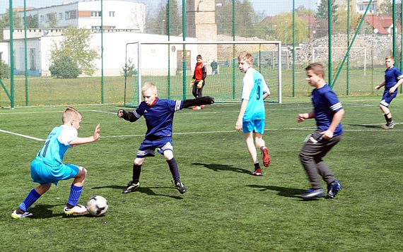 Mistrzami Powiatu Kamieskiego w Pice Nonej w ramach Igrzysk Modziey Szkolnej 2015/2016 zostali chopcy ze Szkoy Podstawowej Nr 1 im. Bolesawa Chrobrego w Kamieniu Pomorskim