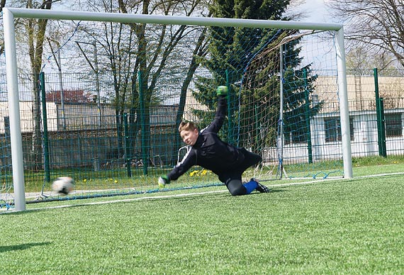 Mistrzami Powiatu Kamieskiego w Pice Nonej w ramach Igrzysk Modziey Szkolnej 2015/2016 zostali chopcy ze Szkoy Podstawowej Nr 1 im. Bolesawa Chrobrego w Kamieniu Pomorskim
