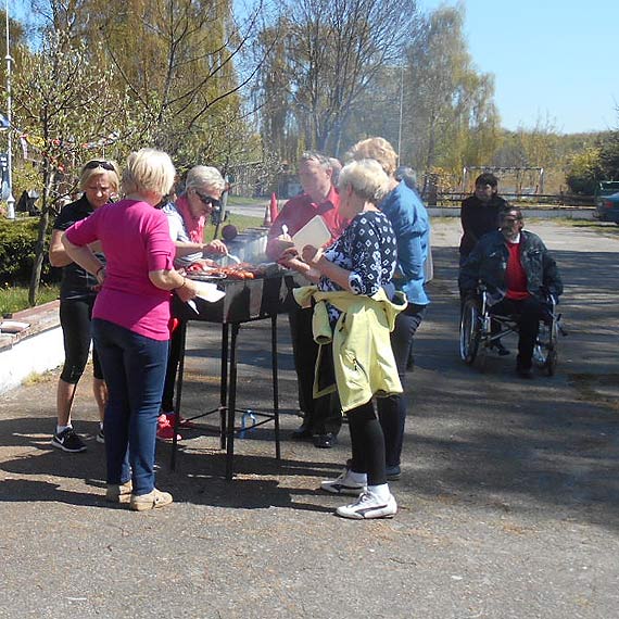 Ciekawy sposb obchodw Dnia Flagi. Rajd rowerowy z Kamienia Pomorskiego do Dziwnowa