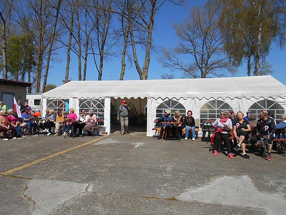 Ciekawy sposb obchodw Dnia Flagi. Rajd rowerowy z Kamienia Pomorskiego do Dziwnowa