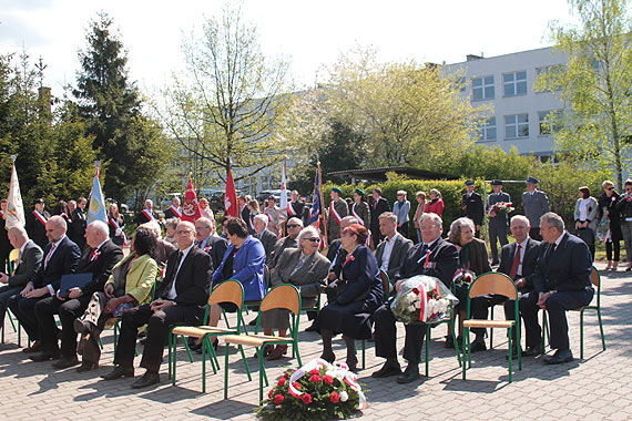 Kamieńskie obchody Święta Narodowego Trzeciego Maja pod pomnikiem Stanisława Staszica