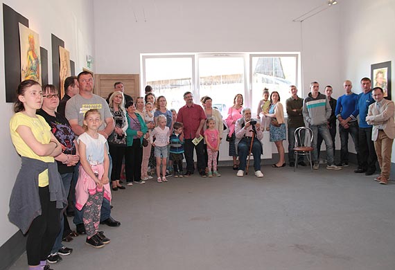 Nasze twarze – Nasze Oblicze wernisa wystawy Grayny Czernik w Rozwarowie