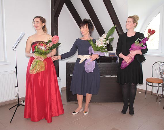 Nasze twarze – Nasze Oblicze wernisa wystawy Grayny Czernik w Rozwarowie