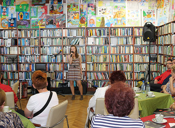 Biesiada muzyczna z zespoem „Bryza” i Emili Deptu w midzyzdrojskiej bibliotece