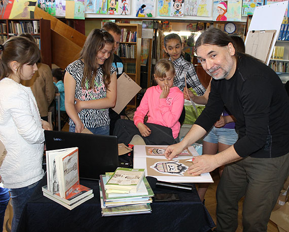 „Mieszko, ty wikingu!” – czyli warsztaty z ilustratorem Arturem Nowickim