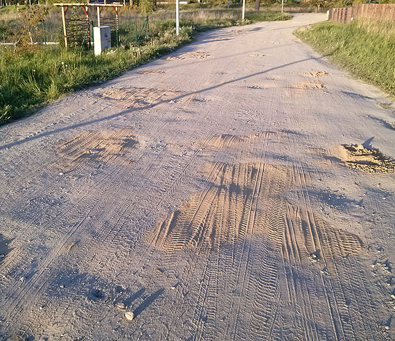 Czytelnik: Pseudo- remont- tak wyglda droga gminna po naprawie