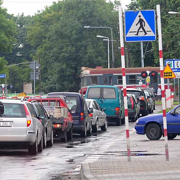 Kamie� Pomorski: Przejazd kolejowy parali�uje ruch