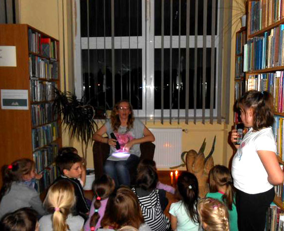 Smocza Noc w kamieskiej bibliotece. Dzieci wysuchay opowieci o przyjaznym smoku Pomponie 