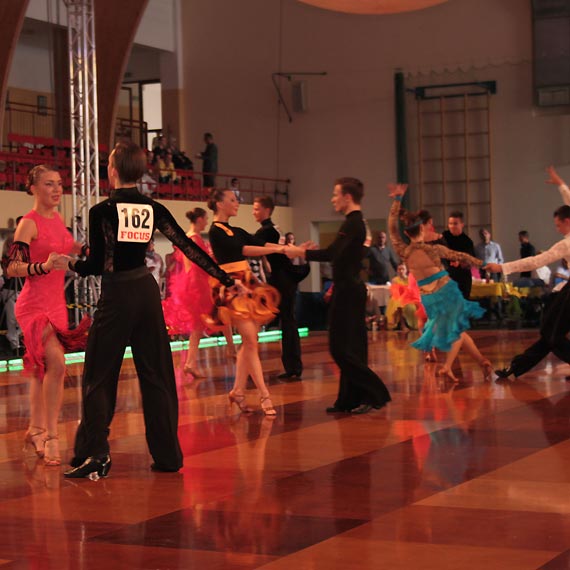 W sobot tancerze opanowali hal widowiskowo-sportow w Dziwnowie