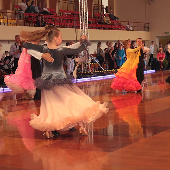 W sobot tancerze opanowali hal widowiskowo-sportow w Dziwnowie