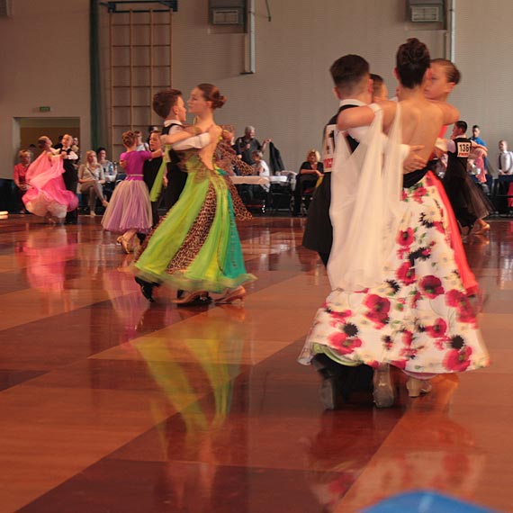 W sobot tancerze opanowali hal widowiskowo-sportow w Dziwnowie