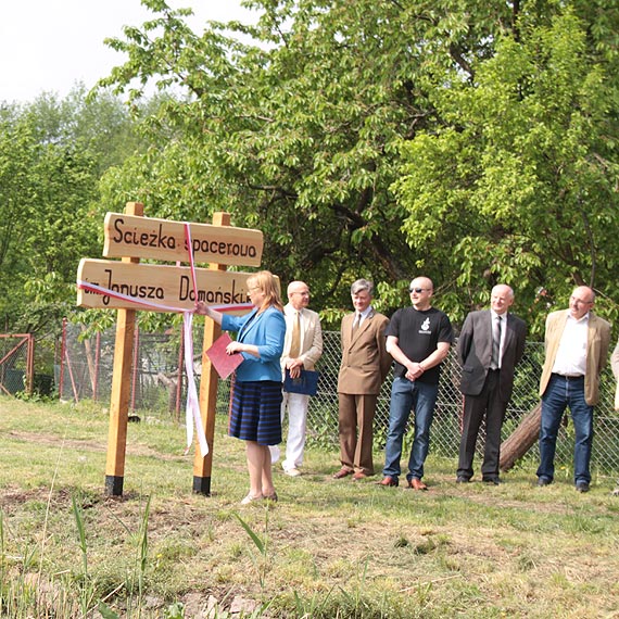 ciek spacerow im Janusza Domaskiego wok jeziora Szczuczego w Golczewie