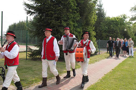 ciek spacerow im Janusza Domaskiego wok jeziora Szczuczego w Golczewie