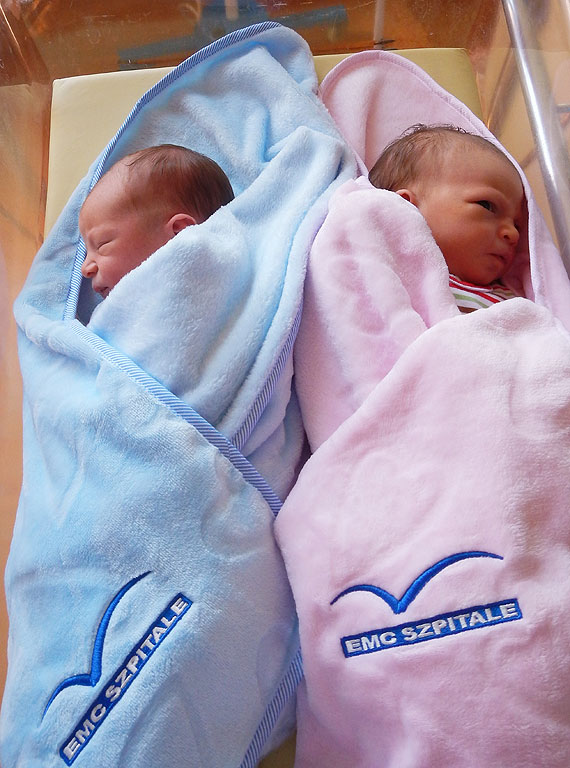 Szpital w. Jerzego w Kamieniu podarowa maluszkom kolorowe kocyki!