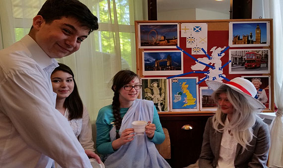 Przeczytaj dlaczego warto chodzić do Zespołu Szkół Społecznych w Dziwnowie