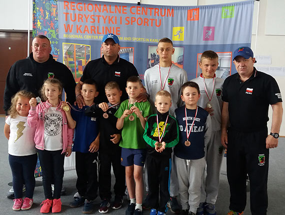 Najmodsi zapanicy Wikinga Wolin walczyli w Oglnopolskim Turnieju Zapaniczym w Karlinie. Alan Klamborowski i Nikodem Skrzyski zotymi medalistami
