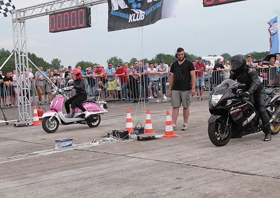 Mistrz wiata w jedzie po lodzie ciga si w niatowie