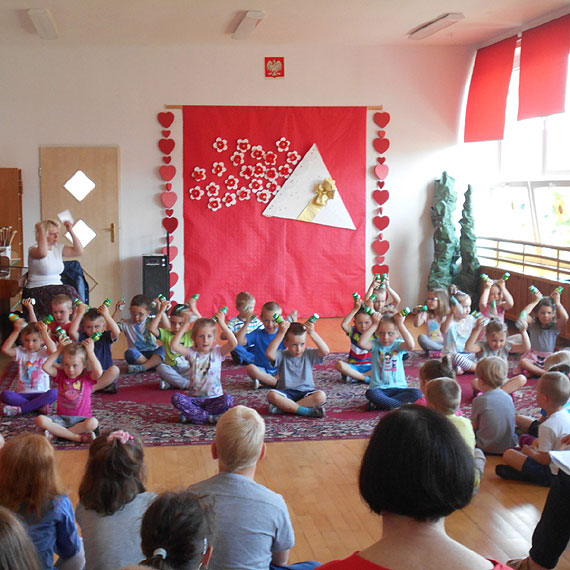 Występy przedszkolaków dla słuchaczy UTW