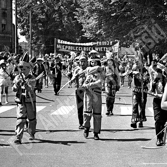 Czarno-biay Dzie Dziecka z Panem Andrzejem, czyli 1 czerwca ponad 50 lat temu!