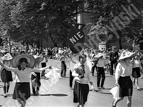 Czarno-biay Dzie Dziecka z Panem Andrzejem, czyli 1 czerwca ponad 50 lat temu!