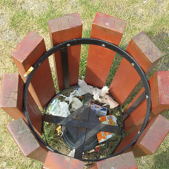 Czytelnik: Niech was nie zmyli zdjcie! To nie plac zabaw! To plac grozy!