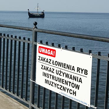 Mi�dzyzdroje: �owi� ryby z mola mimo zakazu