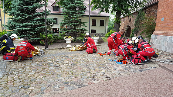 Poar katedry, wybuch niezidentyfikowanej przesyki i poncy statek! Wielkie wiczenia w Kamieniu Pomorskim. Mamy zdjcia i film!