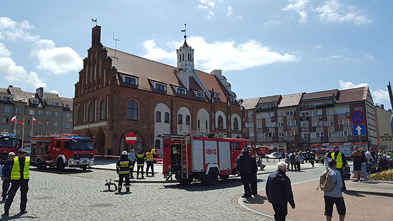 Poar katedry, wybuch niezidentyfikowanej przesyki i poncy statek! Wielkie wiczenia w Kamieniu Pomorskim. Mamy zdjcia i film!