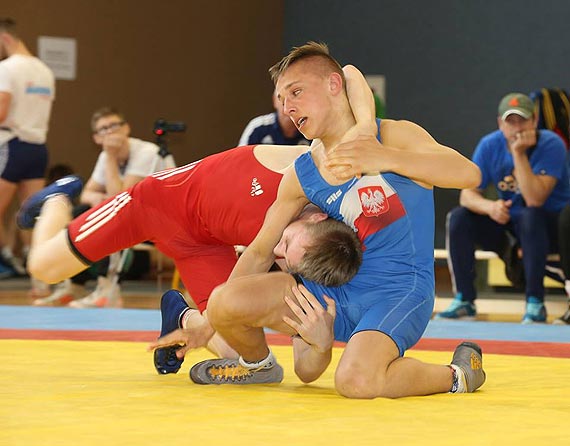 Kordian Skrzyski znw na podium srebrnym medalist na turnieju w Niemczech kadetw w zapasach w stylu wolnym