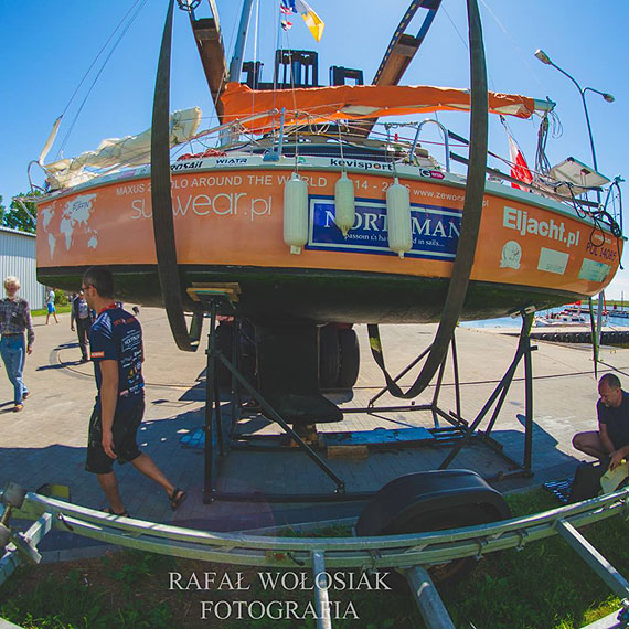 Po samotnym rejsie dookoa wiata Szymon Kuczyski powrci do Polski