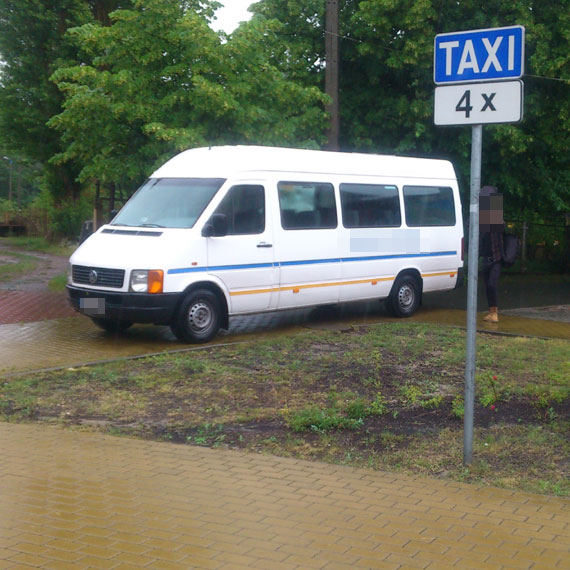 Przy dworcu PKP w Midzyzdrojach wolna amerykanka! Kierowcy parkuj jak chc!