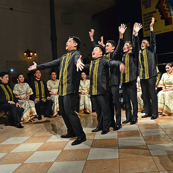 Koncert inauguracyjny - University of the Philippines Singers UP College Music. Zobacz film!