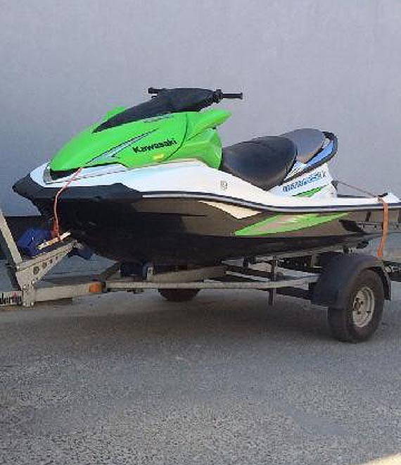 W nocy z niedzieli na poniedziaek, skradziono w Dziwnowie skuter wodny! Okradziony waciciel wyznaczy nagrod w wysokoci 2000 z!