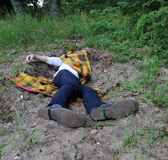 Brutalna egzekucja w lesie na terenie gminy Golczewo? Znaleziono zwoki mczyzny, ktry 72 godziny przed mierci, by na promie ze Szwecji