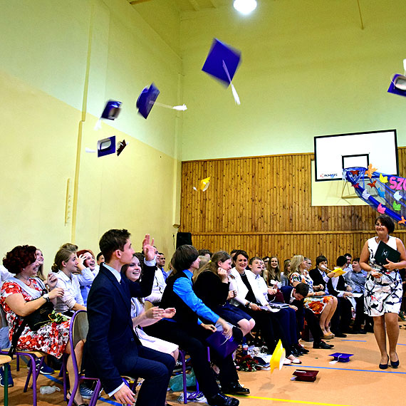 135 uczniw gimnazjum w Midzyzdrojach ma ju wakacje!