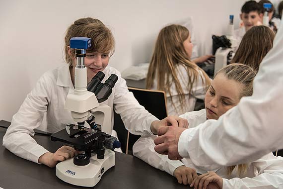 Uczniowie  ze szk podstawowych i gimnazjw wojewdztwa zachodniopomorskiego bior udzia w projekcie „Zupenie inna lekcja przyrody”