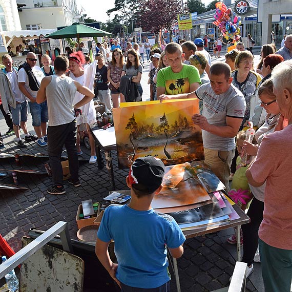 Obrazki jak z kosmosu powstaj na promenadzie w Midzyzdrojach
