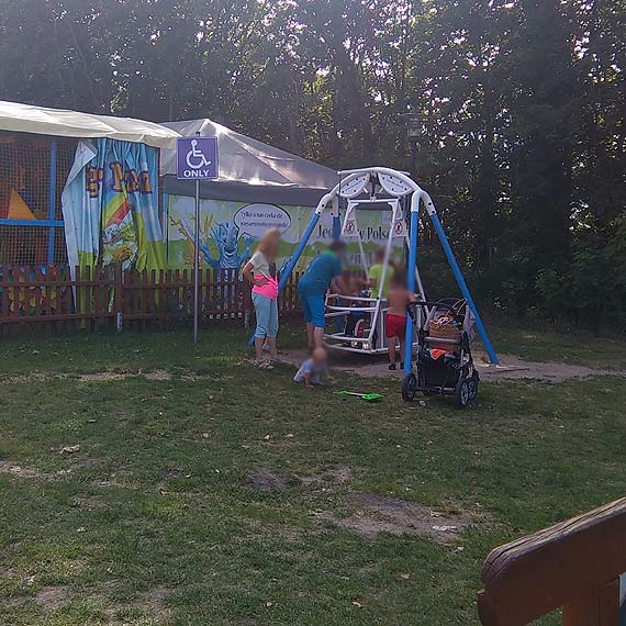 Nie podaruj nawet niepenosprawnemu dziecku. Znieczulica przeniosa si na… plac zabaw